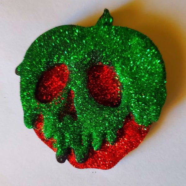 Poison apple, Poison apple brooch, Poison apple clip, Poison apple ring, Poison apple clips, Disneybounding, Horror, gothic