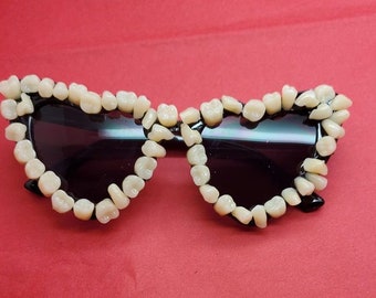 Teeth, Tooth, Sunglasses, Horror, Horror movies, Teeth sunglasses, Horror, Heart glasses, Gothic, Goth glasses, Halloween sunglasses