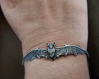 Bat, Bat bracelet, Bat cuff, Goth, Gothic, Gifts for her, Bat jewelry