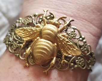 Bee cuff, bee, bee jewelry, bee bracelet, bee, insect jewelry, insect cuff