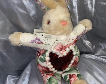 CREEPY CUTE PLUSHIE Mini Floral Heart Gore Bunny