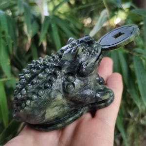 Get 1Pcs Natural Green jade Attract Wealth frog,Feng Shui Fortune Coin Stone Crystal Healing Toad/Frog/Chan Chu Sculpture,Lucky animal XK106