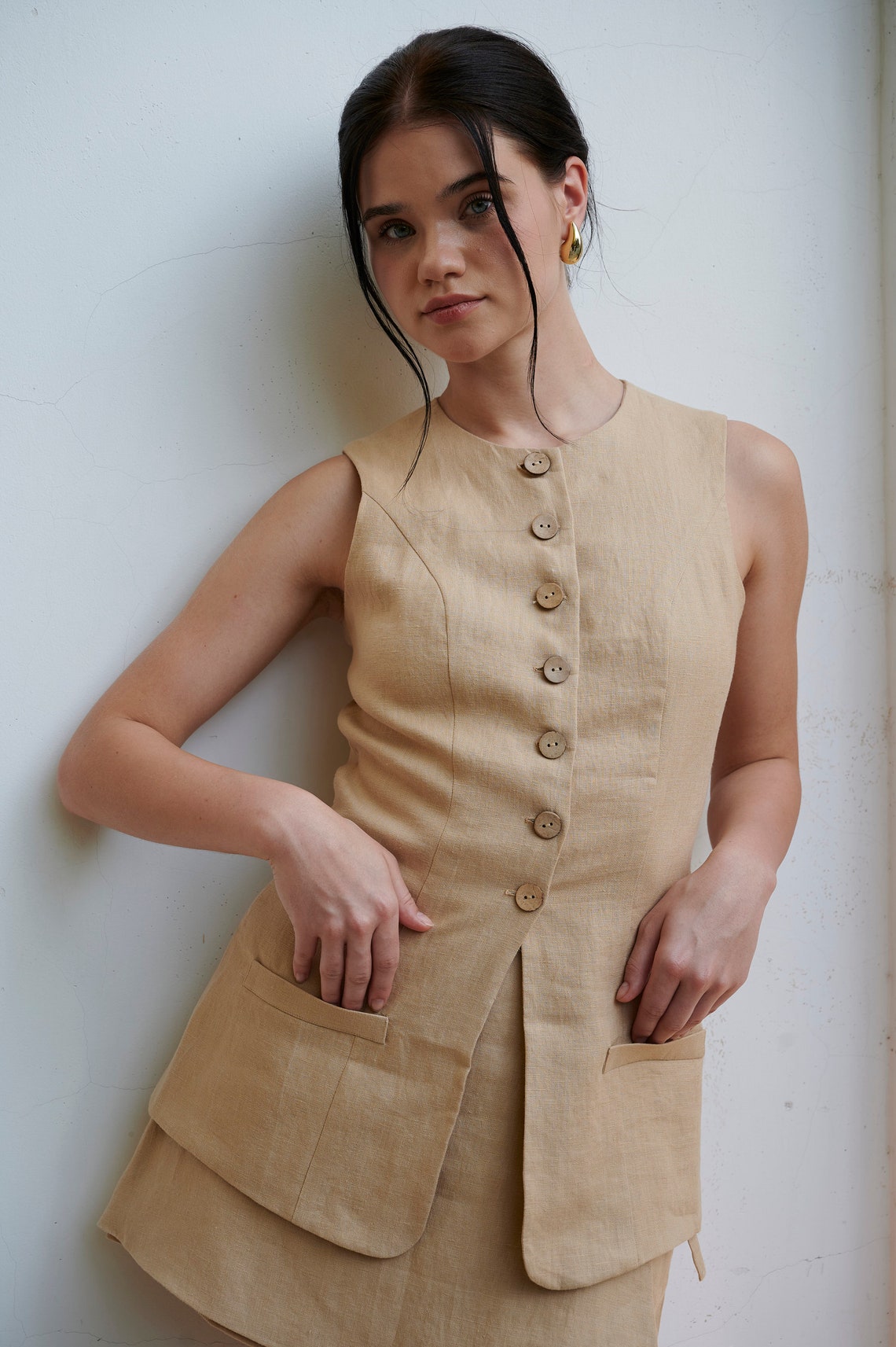 LET THE LIGHT IN BROWN WOVEN TOP