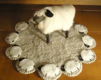 Patrón digital de apliques para alfombras Penny de oveja que me sigue