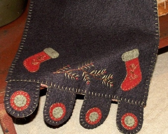 Patrón digital de apliques para alfombras Penny STOCKINGS AND BOUGHS