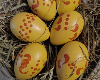 HUEVOS PINTADOS DE CERÁMICA AMARILLA