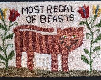 Patrón digital de aguja perforadora para la bestia más regia