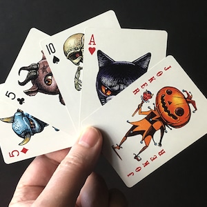 All Hallows' Eve Creepy Creatures Playing Card Deck image 7