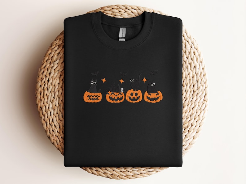 Embroidered Halloween Cat Sweatshirt – Black Cats in Pumpkins, Spooky Fall bild 5