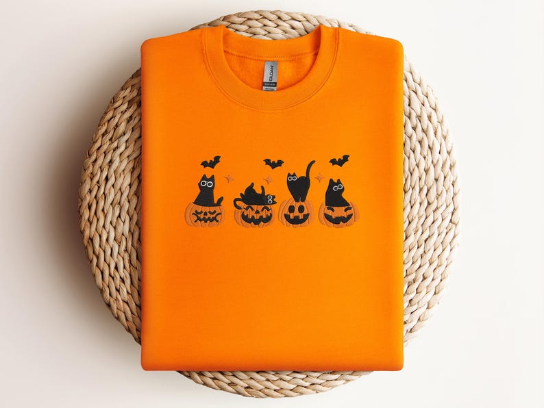 Embroidered Halloween Cat Sweatshirt – Black Cats in Pumpkins, Spooky Fall bild 6