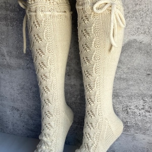 Knee High Socks Lace Panel Cream White Wedding Merino Wool with Ties Hand Knit Perfect Cream Lace afbeelding 4