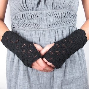 Black Gloves Fingerless Raven Black Hand Knit Women&#39;s Black Gloves Merino Cashmere Wool Blend
