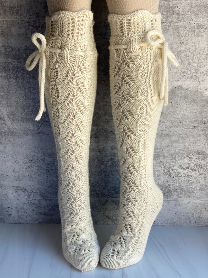 Knee High Socks Lace Panel Cream White Wedding Merino Wool with Ties Hand Knit Perfect Cream Lace afbeelding 9