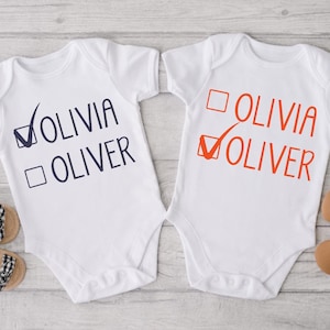 Baby Name Twin Bodysuit, benutzerdefinierte Bester Freund Twin Baby Bodysuit, süßes beste Freunde Twin T-Shirt, minimalistisches Geschenk für Zwillinge, Baby Reveal Shirt