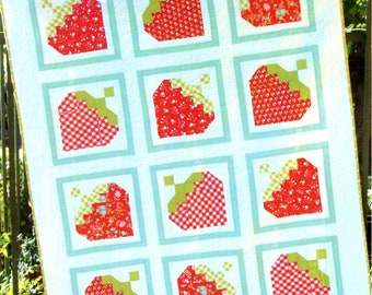 It's Sew Emma Patterns Strawberry Picking Quilt Crib Lap Twin Designed by Jocelyn Ueng  2015