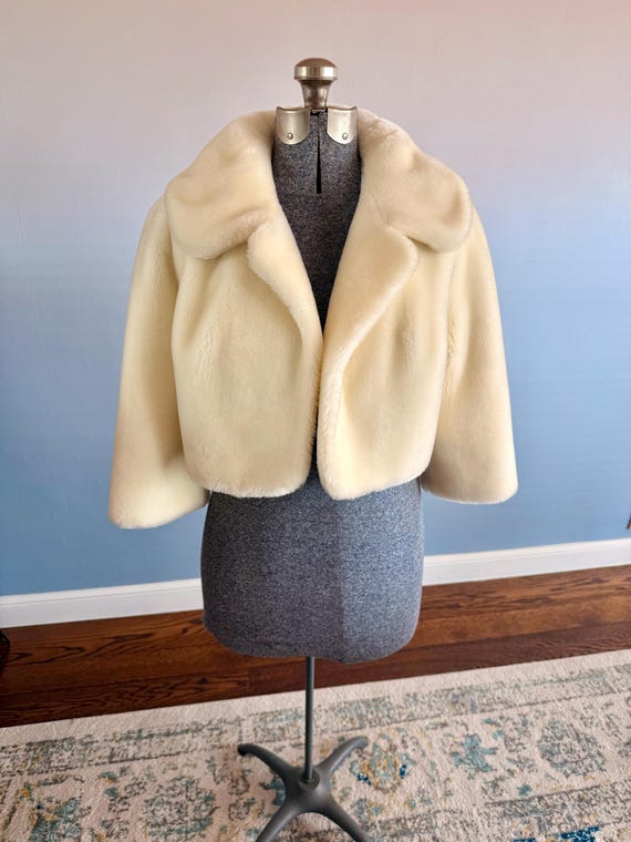 Vintage Borgana Faux Fur Jacket – Cream Cropped Coat with Soft Luxe Texture