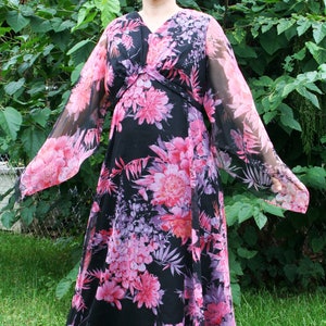 Robe de soirée longue en mousseline de soie florale des années 1970 avec manches longues ange A Venus Original L/XL