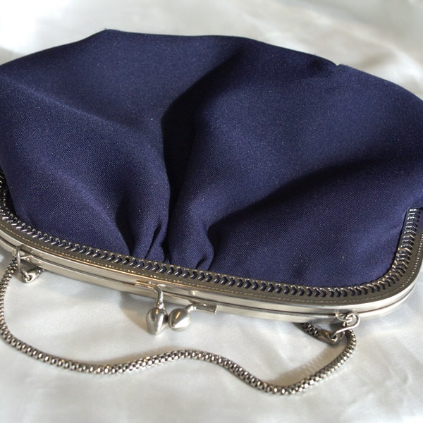 1960s navy blue taffeta fabric convertible clutch with silver frame, kiss lock & chain / evening bag by Du-Val