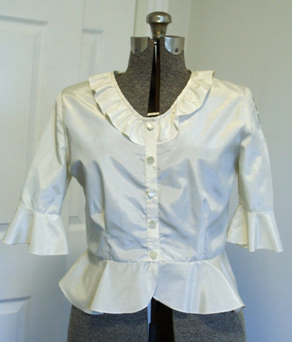 1940s ivory white silk blouse with ruffle collar,… - image 1