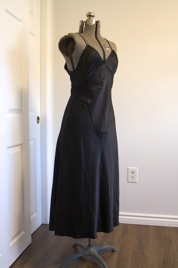 1970s long maxi black satin nightgown with plungi… - image 2