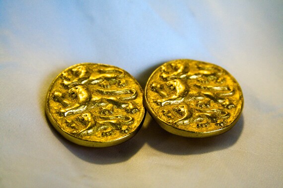 Goldtone medallion clip on earrings with heraldic… - image 2