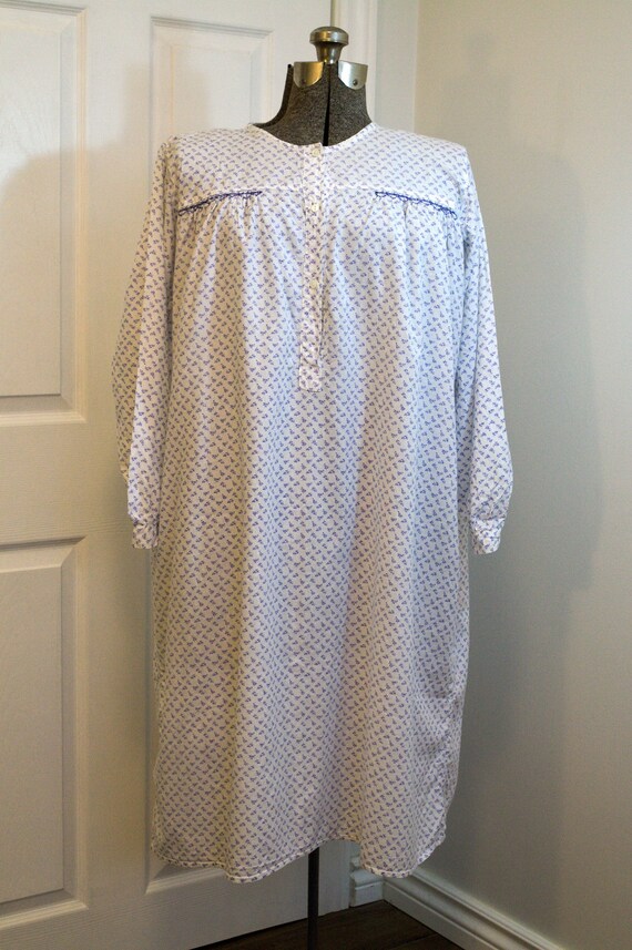 1930s or 1940s handmade long sleeve blue & white … - image 1