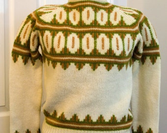 1970s White Stag pure wool hand made colourwork raglan pullover sweater M
