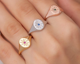 Massief gouden zegelring met zonnestralenmotief | 10K, 14K & 18K goud | Hemelse pinkring | Holle koepelring