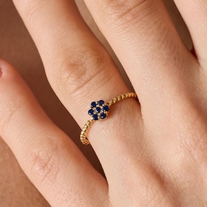 Dainty Gold Flower Ring , 14K Solid Gold Daisy Zirconia Ring,  Floral Cluster Ring ,Nature Anniversary Ring , Tiny Everyday Ring