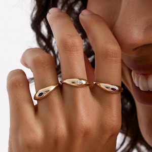 Anello con sigillo marquise in oro massiccio / Anello con castone in oro massiccio / Anello con sigillo minimalista da donna / Piccolo anello con design est-ovest / Anello a cupola in oro con zirconi
