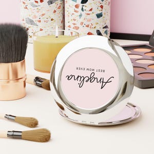 Espejo de viaje compacto personalizado, regalo personalizado para mamás o damas de honor, accesorio de maquillaje, la mejor mamá del mundo, regalo único para el Día de la Madre.