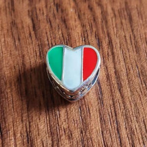Breloque coeur drapeau de l&#39;Italie en argent sterling - Perle italienne en émail