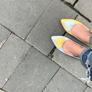 Handmade Leather Women&#39;s Flat Shoes – Comfortable & Stylish Asymmetrical Ballet Flats – Yellow and Blue e Shoes– Elegant Casual Flats