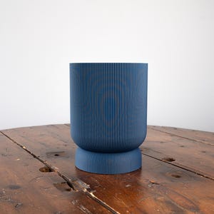 3.5&quot; Twist Planter Blue Colourway - Indoor Planter with Twist-Lock Drip Tray, Indoor Planter with Drainage, Eco-Friendly, Made in Canada