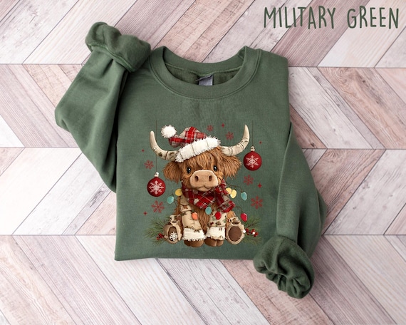 Christmas Cow Sweatshirt, Highland Cow tShirt, Women Cow Christmas Long sleeve, Cow Lover Gift, Farm Christmas Hoodie Gift, Christmas Shirt