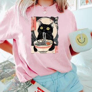Ramen Cat Shirt, Cute Noodle Cat Sweatshirt, Kawaii Japanese Anime Cat Shirt, Anime Cat T-Shirt, Japanese Tee, Ramen Lover, Cat Lover Gift bild 6