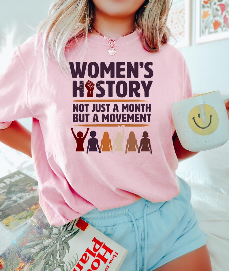 Sudadera con cuello redondo y mensaje de empoderamiento femenino, camiseta del movimiento feminista, camiseta de derechos interseccionales, prenda de regalo para el Mes de la Historia de la Mujer. imagen 5