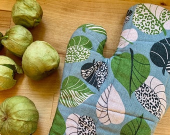 Thick Oven Mitt with Blue and Green leaves, gorgeous and durable oven mitt