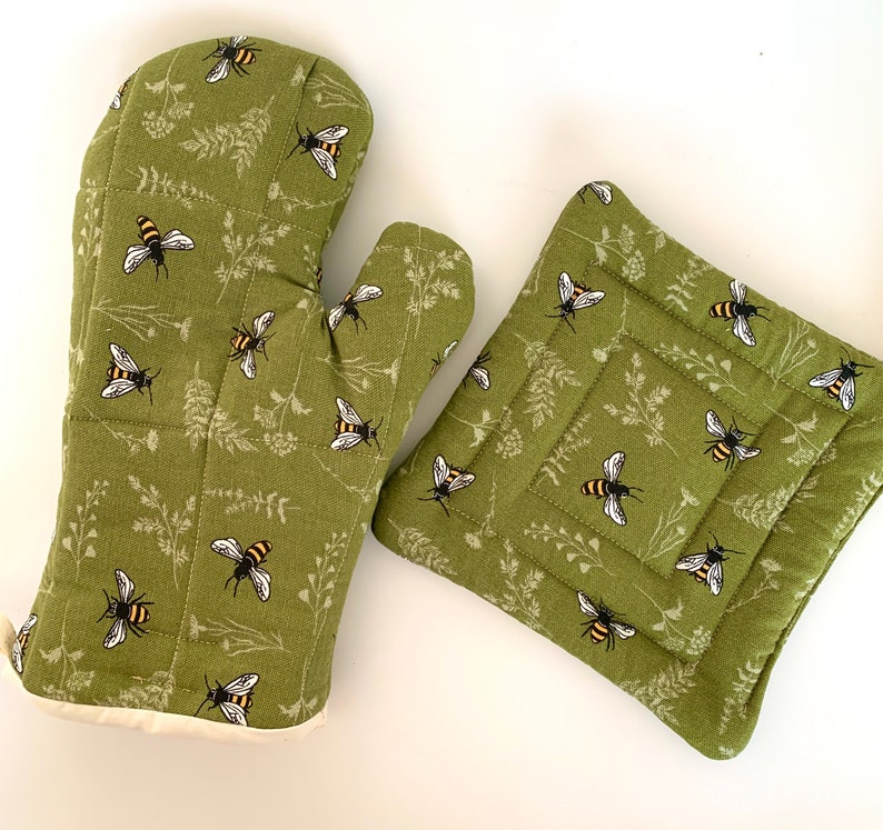 Green Potholder with Honeybees, pretty trivet, bee lover gift image 4