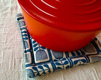 Blue and White Potholder Set, Mid Century Modern, Handmade and Durable Trivet