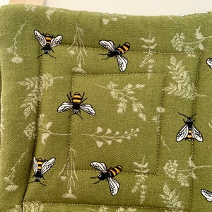 Green Potholder with Honeybees, pretty trivet, bee lover gift image 2