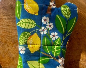 Oven Mitt with Lemons, Ready for Spring!