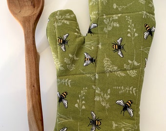Thick Oven Mitt, Green Oven mitt with Honey Bees, Oven Glove, Pretty Potholder