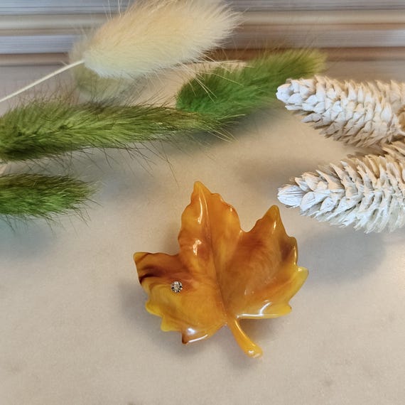 Broche Vintage En Ambre - Feuilles Dorées - Bijou Ancien Porté