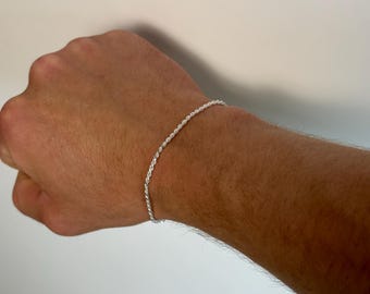Massives Silberarmband, echtes massives .925 Sterlingsilber-Diamantschliff-Seilarmband, 2 mm in 7 ”-8”, gestempelt .925 Italien, Für Männer & Frauen