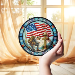Patriottische glazen zonnevanger: knielende soldaat, Amerikaanse vlag, herdenkingsdecor