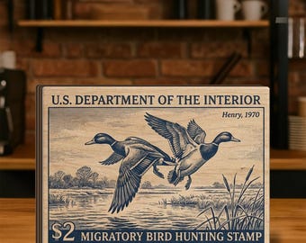 Letrero de madera con sello de pato vintage: arte de caza de aves migratorias, placa personalizada con nombre de cazador