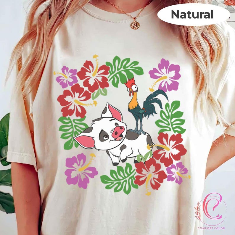 Może przedstawiać: Rustykalny drewniany znak z napisem "Welcome to our home" w stylu ręcznym. Znak ma postarzaną powierzchnię i prosty, zachęcający design, idealny do dekoracji wejścia.