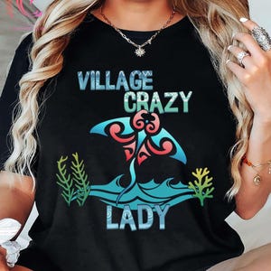Dorf Crazy Lady Shirt, Gramma Tala Stingray T-Shirt, Moana Familienreise Shirt, Disneyland Urlaub T-Shirt, lustige Disney Oma, polynesischer Rochen Bild 4