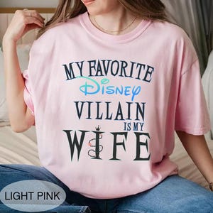 Chemise Mon méchant Disney préféré est ma femme, t-shirt mari drôle, tenue de vacances pour couples sarcastiques, chemise pour homme parc à thème, vêtements d'Halloween image 5